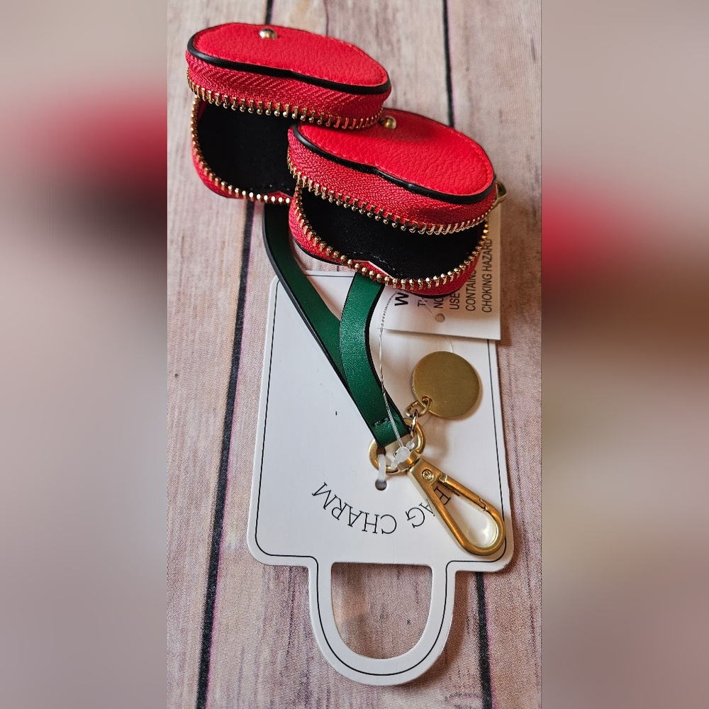 DSW Red Heart Bag Charm with Gold Accents NWT - Picture 3 of 11